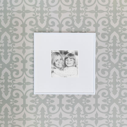 Single Aperture White Wall Hanging Frame